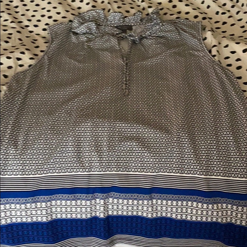 The Limited Sleeveless Top Size L